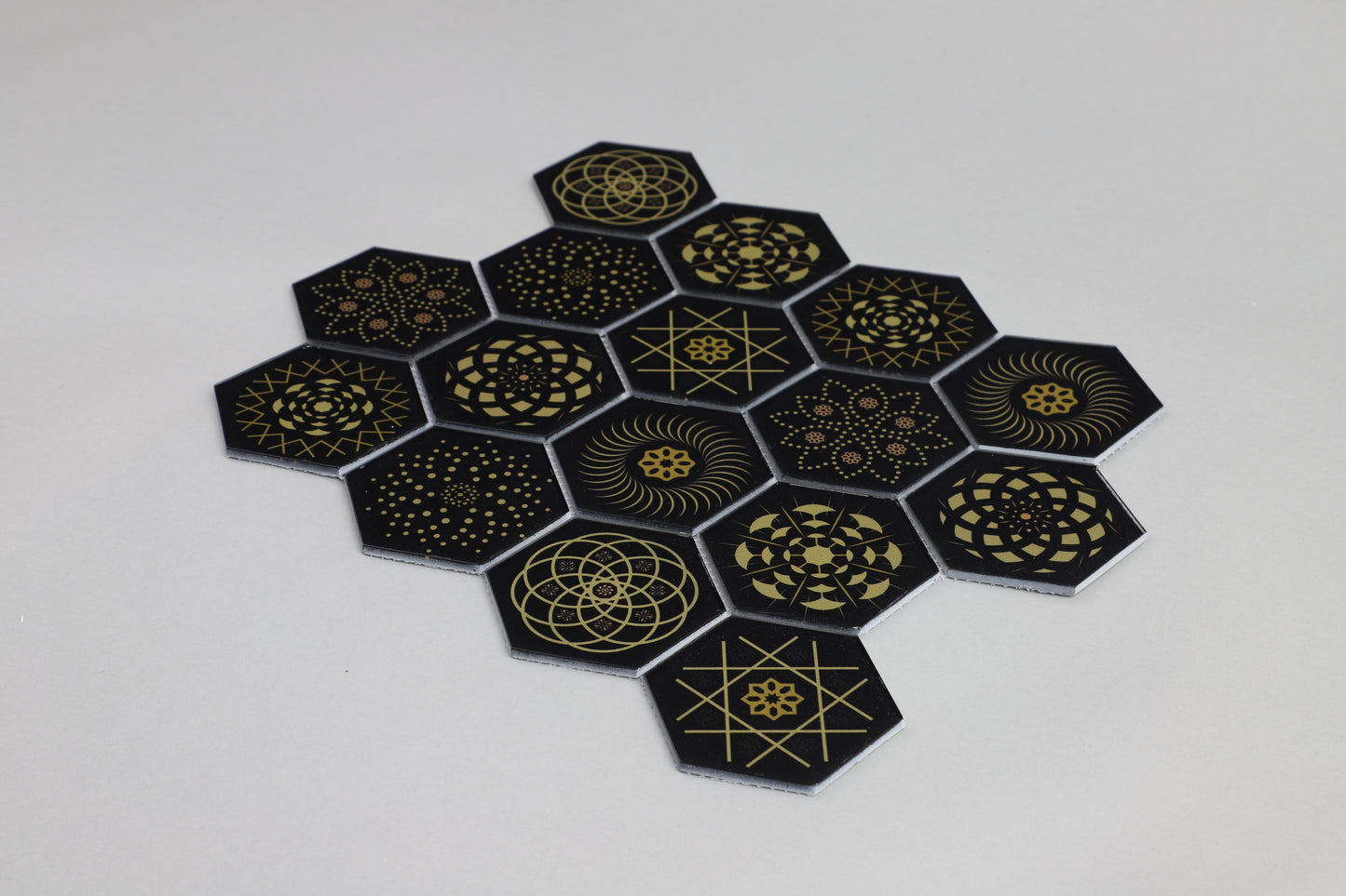 Mosaic Stone & Glass Blend - HEX, Black Universe, Medium, 340x280 - 73mm