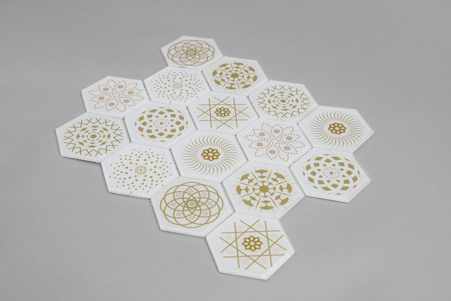 Mosaic Stone & Glass Blend - HEX, White Universe, Medium, 340x280 - 73mm